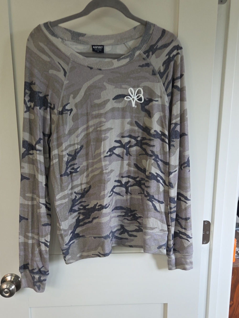 Busch Garden Spirit Women's Gray and Green Camo Pullover Sweatshirt